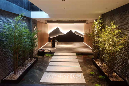 百合花园3室2厅1卫113㎡，带车库